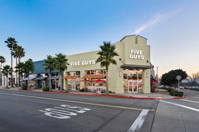 4717 Chestnut Ct, Dublin, CA 94568