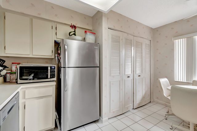 6585 Kensington Lane 307, Delray Beach, FL 33446