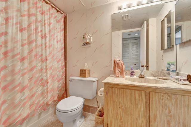 6585 Kensington Lane 307, Delray Beach, FL 33446