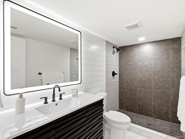 12 Stonehaven Court, Highlands Ranch, CO 80130