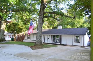 2000 Tyvola Road, Charlotte, NC 28210