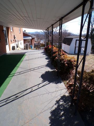 133 Maplelawn AVE, Roanoke, VA 24012