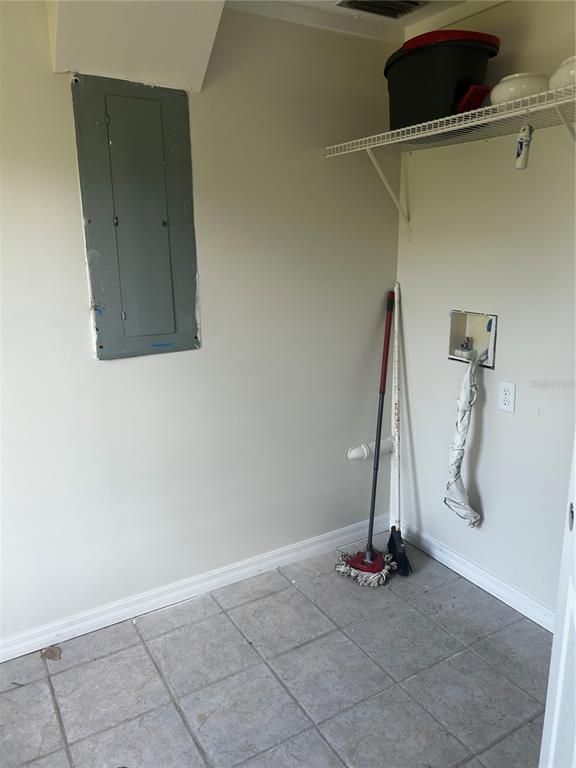 Image 14 of property listing at 11 SE KINGS BAY DRIVE, Crystal River, FL 34429