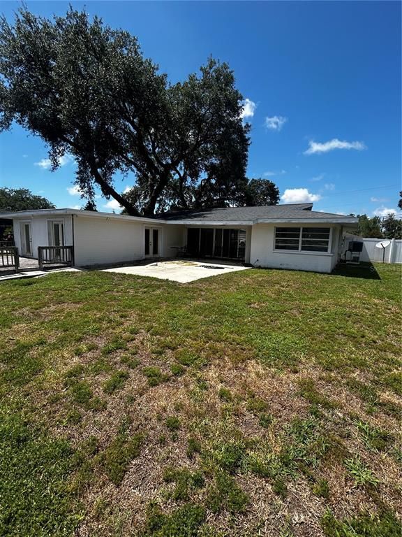 Image 17 of property listing at 11 SE KINGS BAY DRIVE, Crystal River, FL 34429