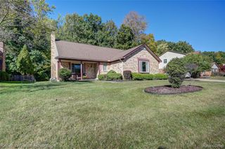 23389 Scott Drive, Farmington Hills, MI 48336