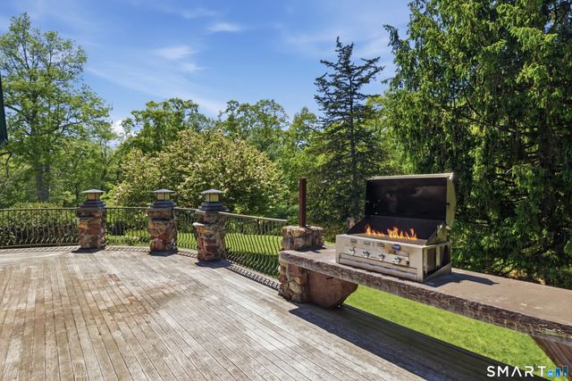 2 Quarry Road, Simsbury, CT 06070