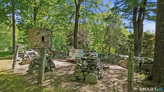 2 Quarry Road, Simsbury, CT 06070