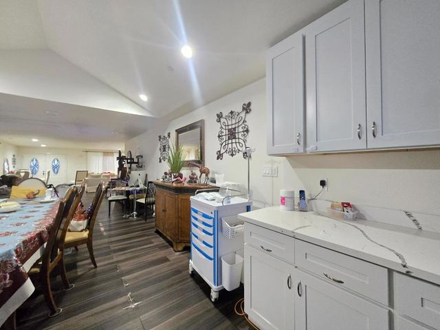 11 Lindbergh Street, San Mateo, CA 94401