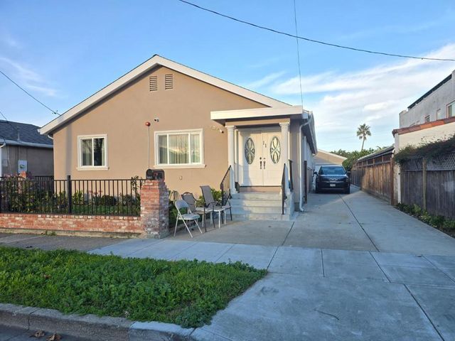 11 Lindbergh Street, San Mateo, CA 94401