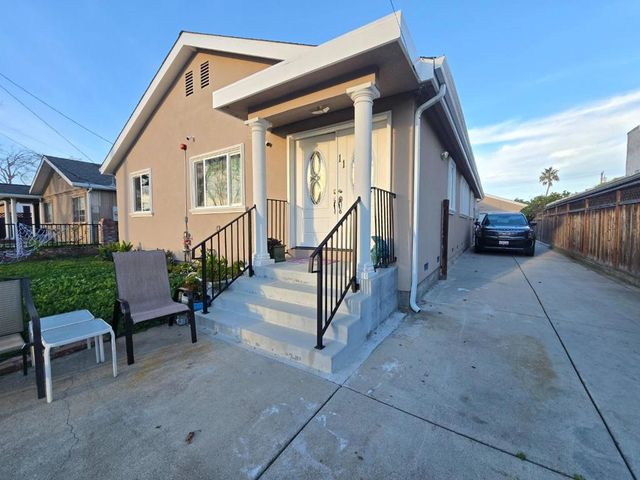 11 Lindbergh Street, San Mateo, CA 94401