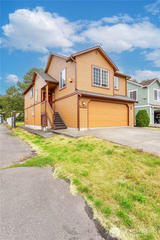 11850 44th Place S, Tukwila, WA 98178