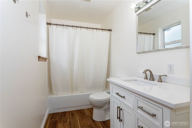 11850 44th Place S, Tukwila, WA 98178