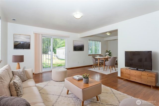 11850 44th Place S, Tukwila, WA 98178