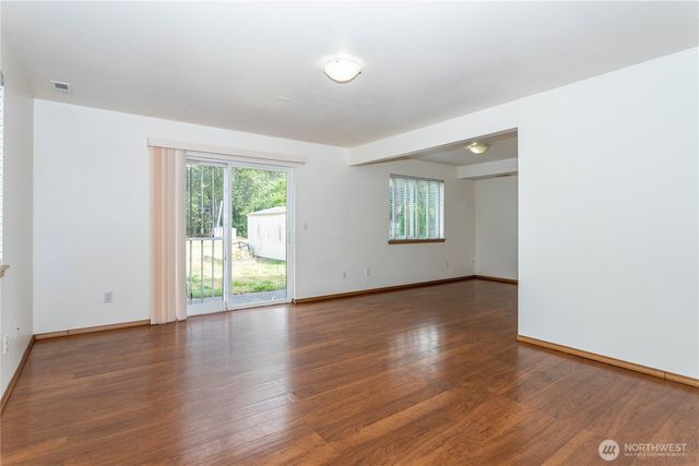 11850 44th Place S, Tukwila, WA 98178