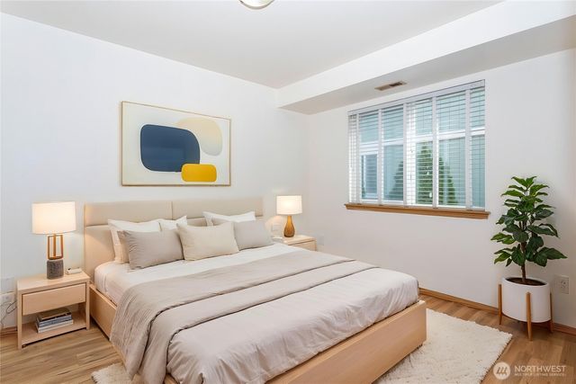 11850 44th Place S, Tukwila, WA 98178