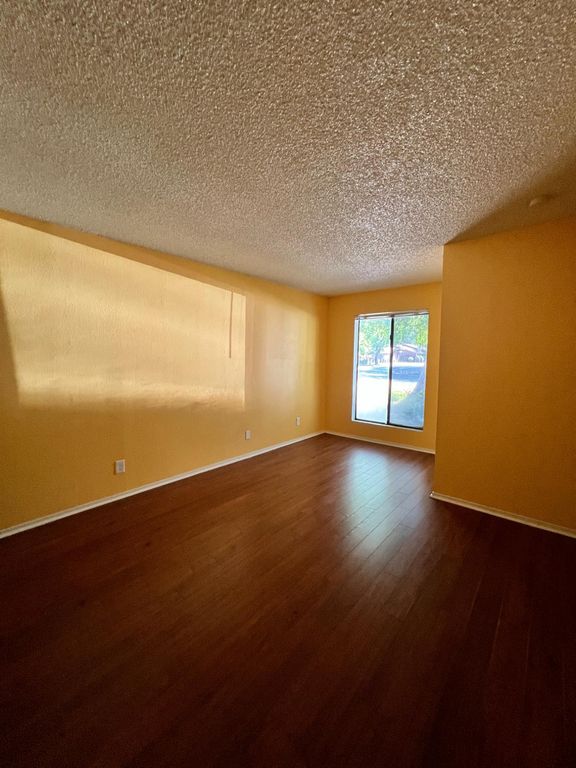 Image 10 of property listing at 4869 E Butler Avenue # 102, Fresno, CA 93727