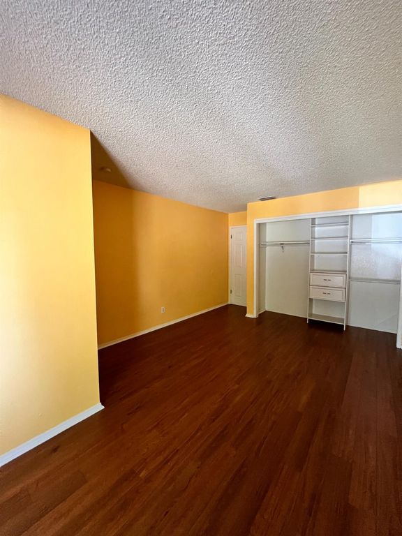 Image 11 of property listing at 4869 E Butler Avenue # 102, Fresno, CA 93727