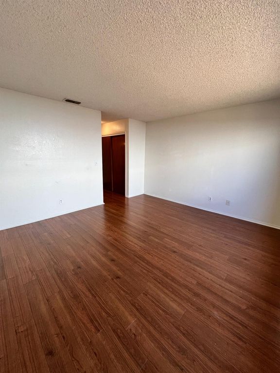 Image 14 of property listing at 4869 E Butler Avenue # 102, Fresno, CA 93727
