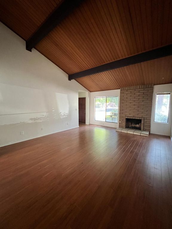 Image 4 of property listing at 4869 E Butler Avenue # 102, Fresno, CA 93727