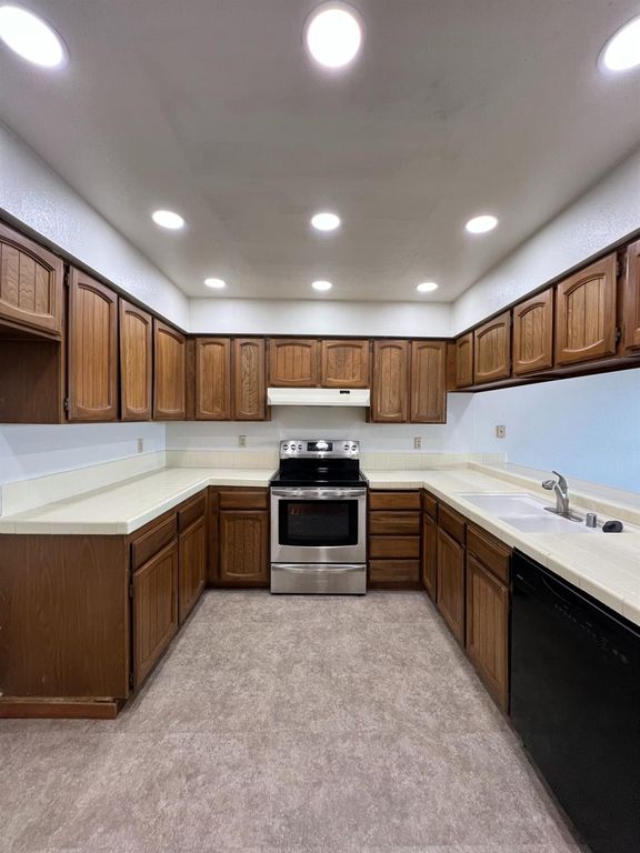 Image 5 of property listing at 4869 E Butler Avenue # 102, Fresno, CA 93727