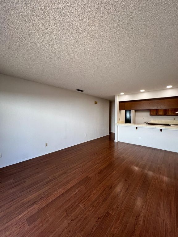 Image 6 of property listing at 4869 E Butler Avenue # 102, Fresno, CA 93727