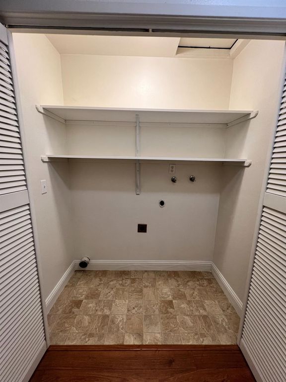Image 9 of property listing at 4869 E Butler Avenue # 102, Fresno, CA 93727