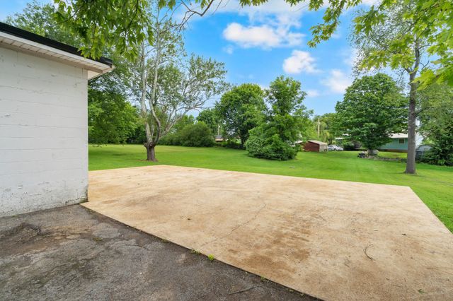 117 Whiteside St, Shelbyville, TN 37160
