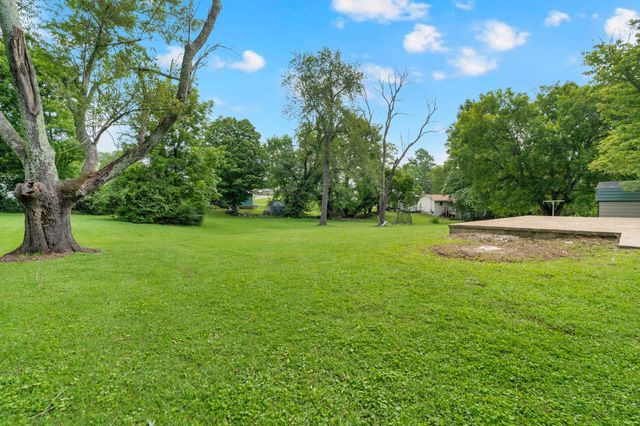 117 Whiteside St, Shelbyville, TN 37160