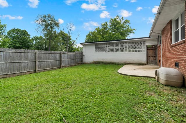 117 Whiteside St, Shelbyville, TN 37160