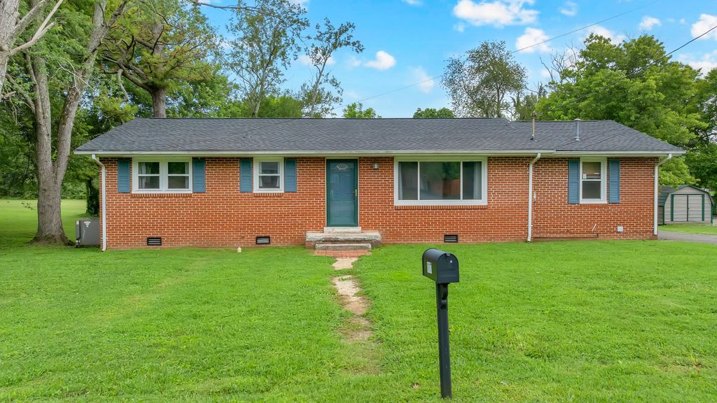 117 Whiteside St, Shelbyville, TN 37160