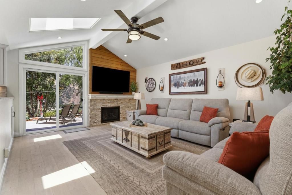 Image 9 of property listing at 16989 Sara Jane Lane, Morgan Hill, CA 95037