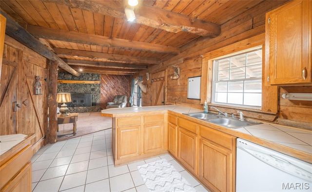 21303 Teardrop Road, Devils Elbow, MO 65457