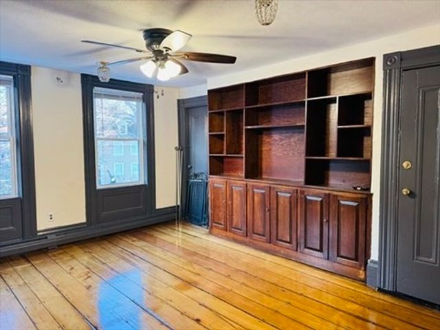 125 Essex St 2, Salem, MA 01970