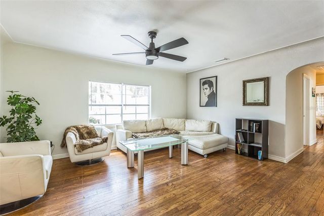 460 15TH AVENUE N, St Petersburg, FL 33704