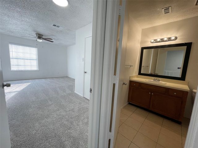 1404 Shufford Street, Irving, TX 75060