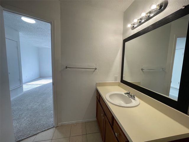 1404 Shufford Street, Irving, TX 75060