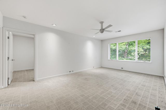 300 Penruth Ave, Louisville, KY 40207