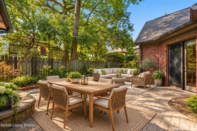 300 Penruth Ave, Louisville, KY 40207