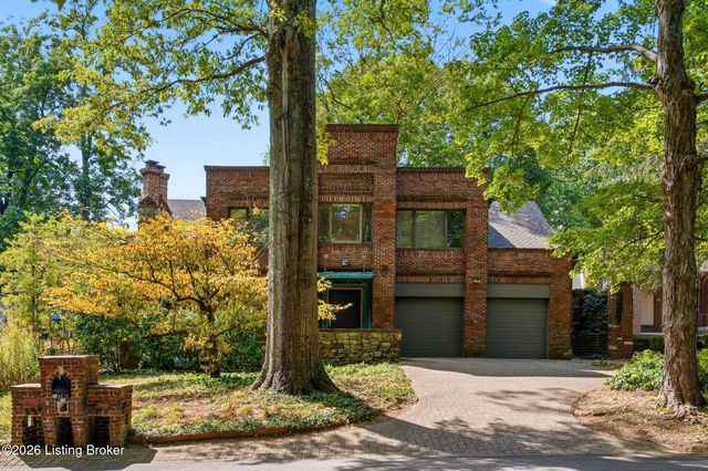 300 Penruth Ave, Louisville, KY 40207
