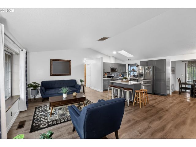 2075 Sw 209TH Ct, Beaverton, OR 97003