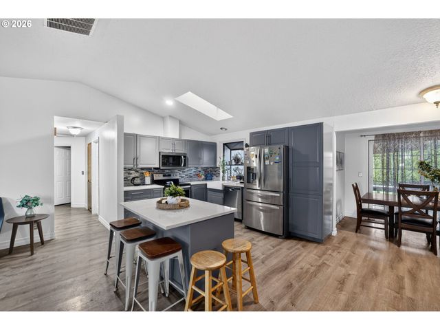 2075 Sw 209TH Ct, Beaverton, OR 97003