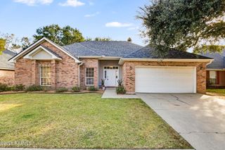 106 Doncaster Circle, Youngsville, LA 70592