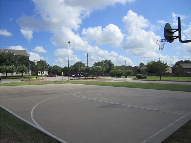 517 Southwest Parkway 203, College Station, TX 77840