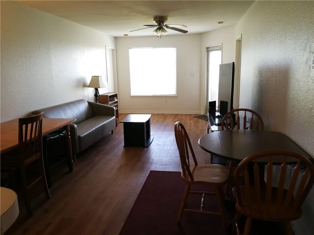 517 Southwest Parkway 203, College Station, TX 77840