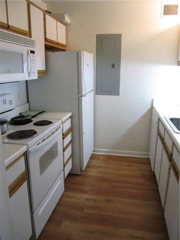 517 Southwest Parkway 203, College Station, TX 77840