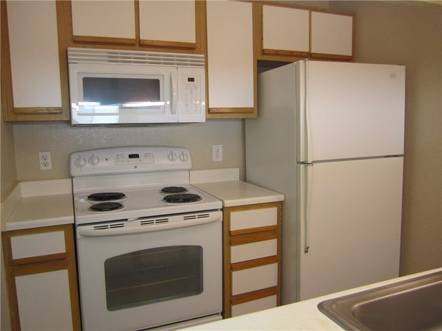 517 Southwest Parkway 203, College Station, TX 77840