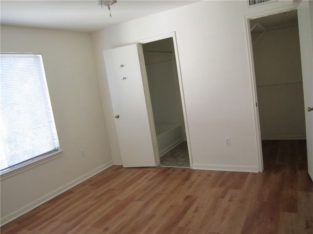 517 Southwest Parkway 203, College Station, TX 77840