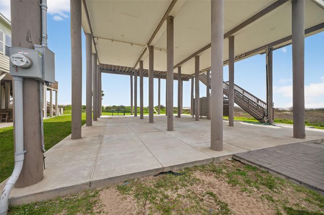 1410 Gulf, Crystal Beach, TX 77650