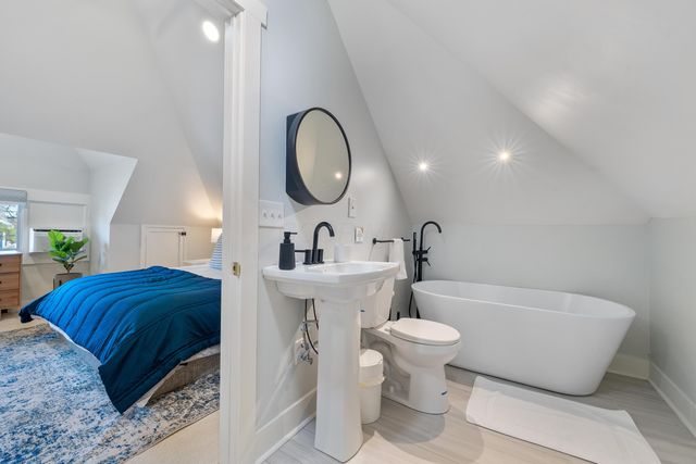 103 Oak Hill Avenue, Delaware, OH 43015