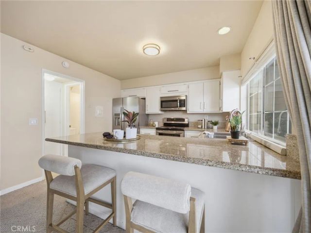 24369 La Glorita, Newhall, CA 91321